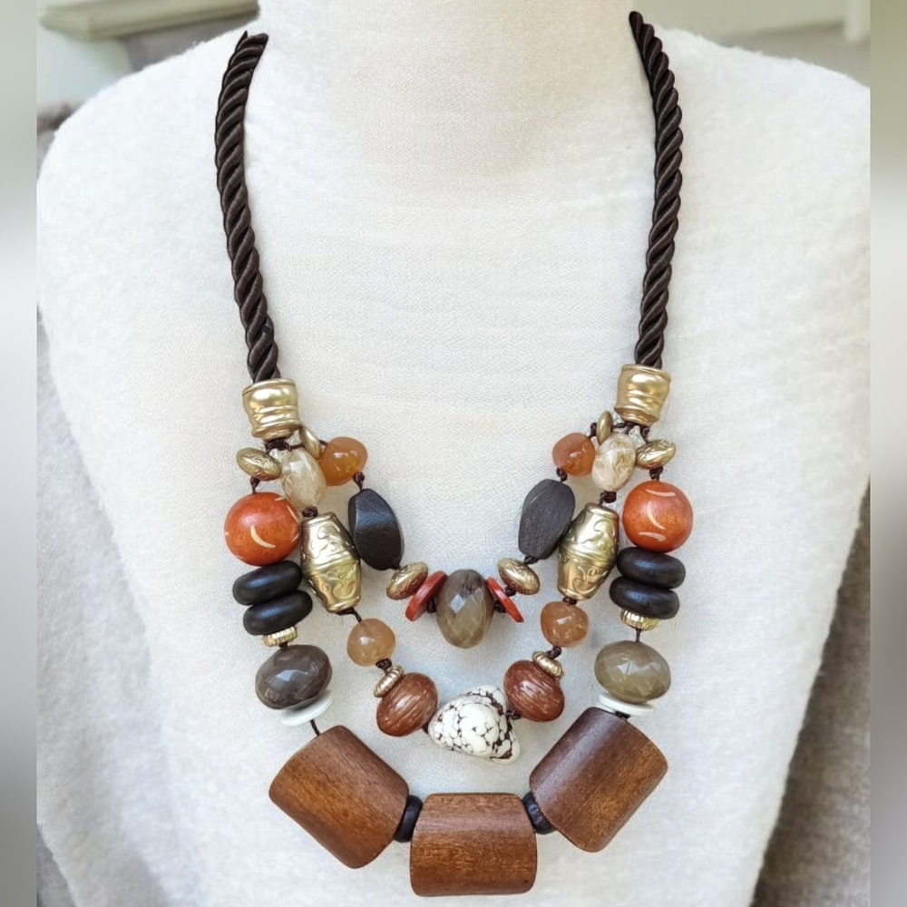 Retired Chico's Boho White Turquoise Howlite And Wood Necklace